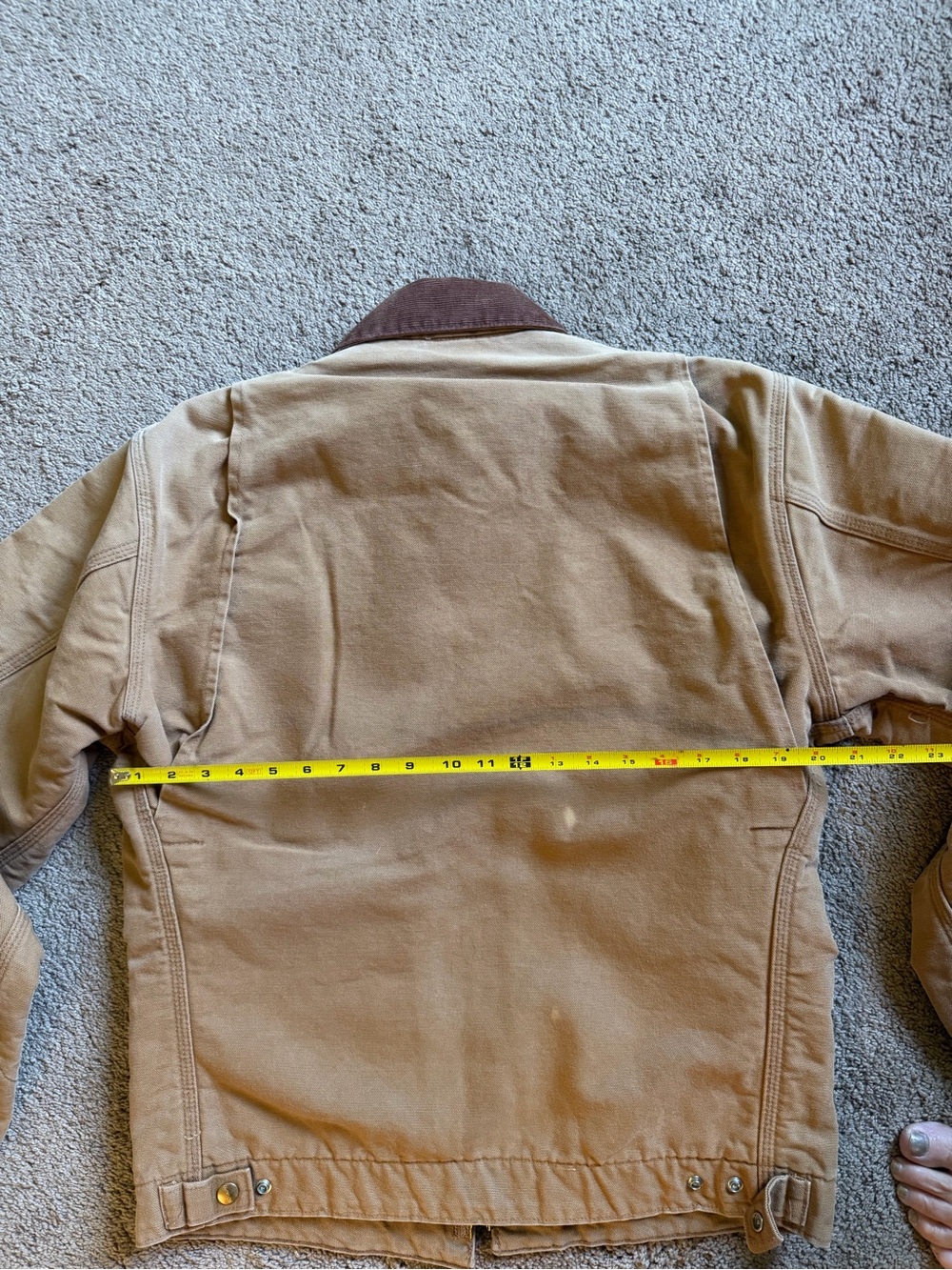 Vintage Carhartt Tan Duck Jacket with Dark Brown Collar - Picture 7 of 9